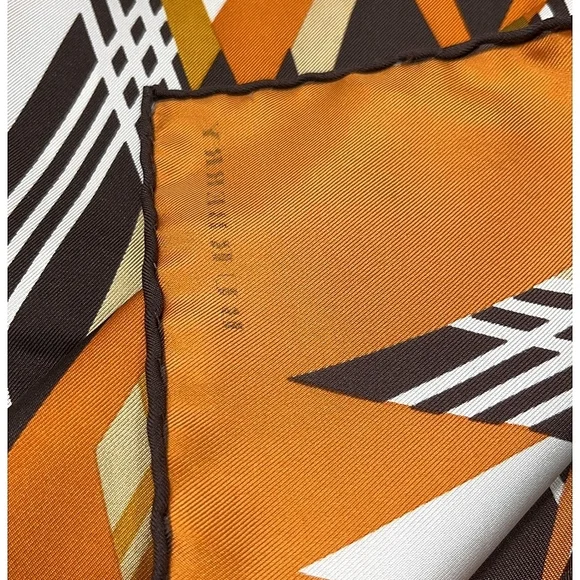 NWT BURBERRY 100% Silk Scarf Orange Retro Pattern - Picture 8 of 11